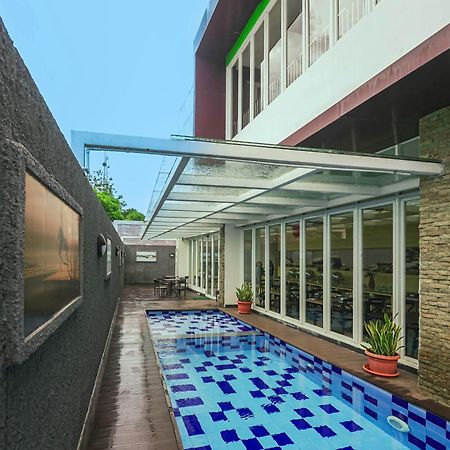 Maxonehotels At Belstar Belitung Tanjung Pandan Exterior photo